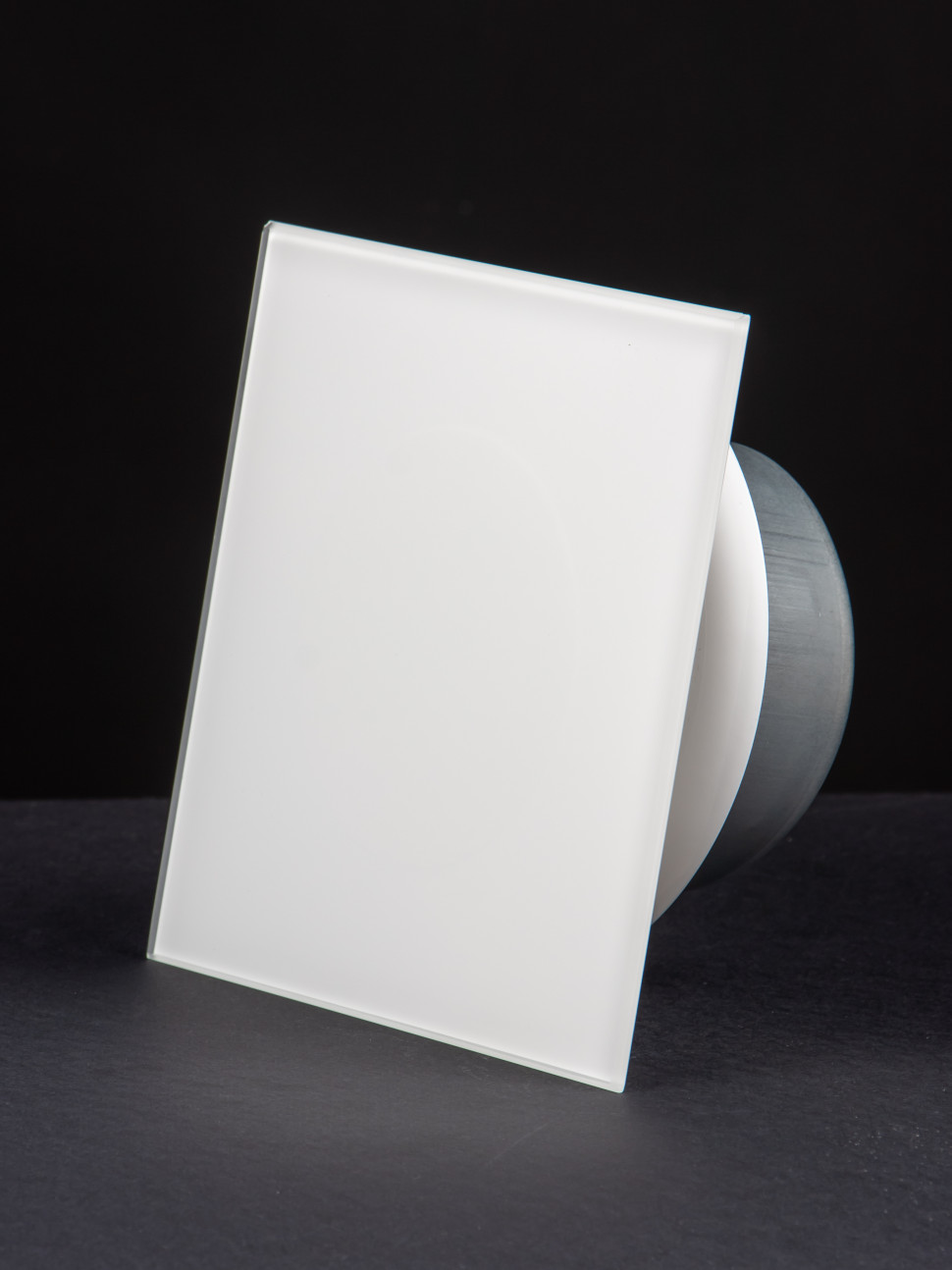 Анемостат со стеклянной внешней частью FOZA D 150 мм. Глянцевое стекло 260х260 мм. Цвет Белый. RAL 9003